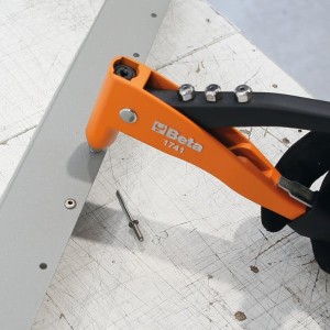 RIVETTATRICE 1741 BETA